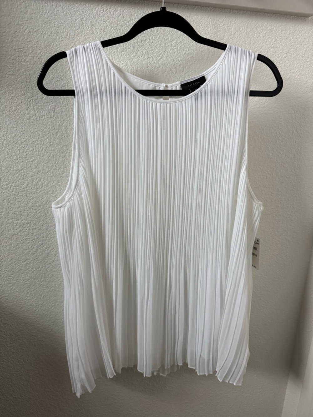 Halogen White Pleated Sleeveless Tank Top